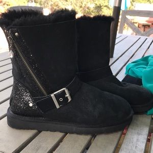 Black Uggs